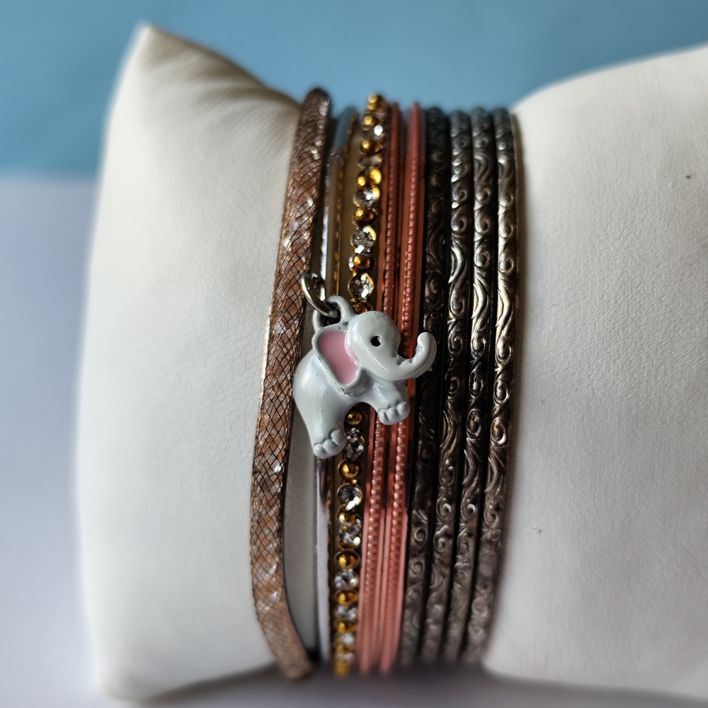 3/$25💙Elephant Charm Bangle Set of 9